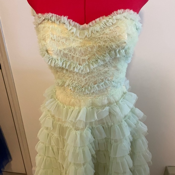 Stunning Vintage strapless ruffle dress - Picture 8 of 16
